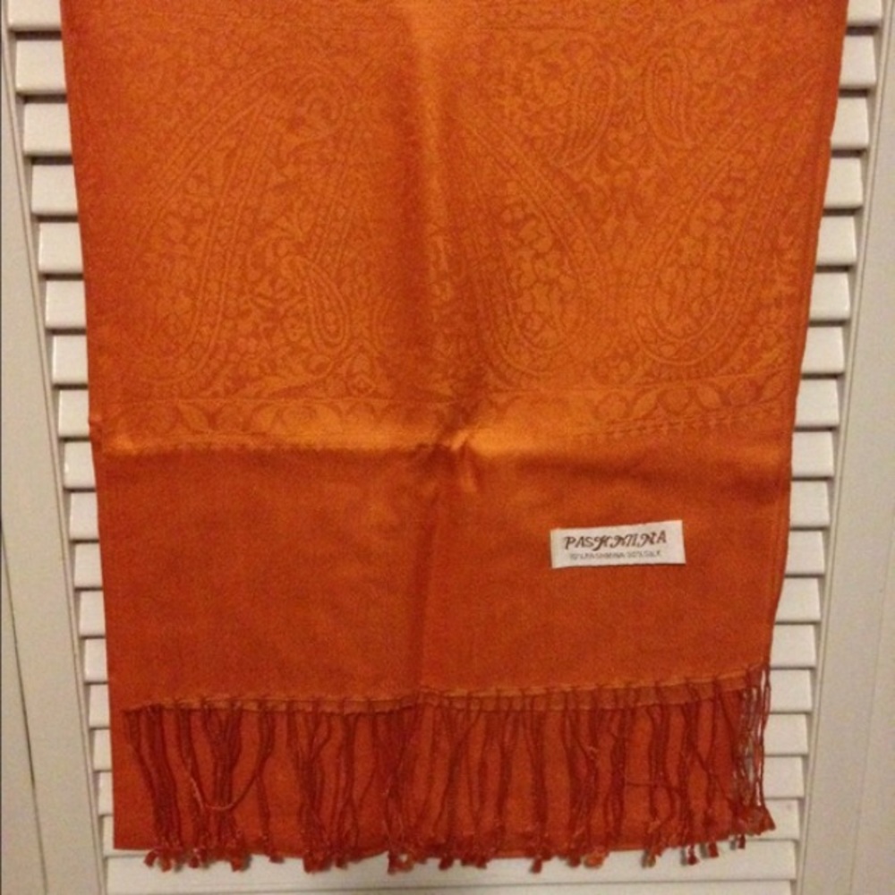 Cashmere scarf